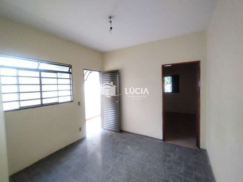 Casa à Aluguel no bairro Jardim Odete em Jaú imagem 2