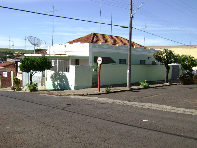 Casa à Aluguel no bairro Jardim Santo Antonio em Jaú imagem 0