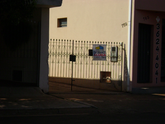 Casa à Aluguel no bairro Centro em Jaú imagem 0