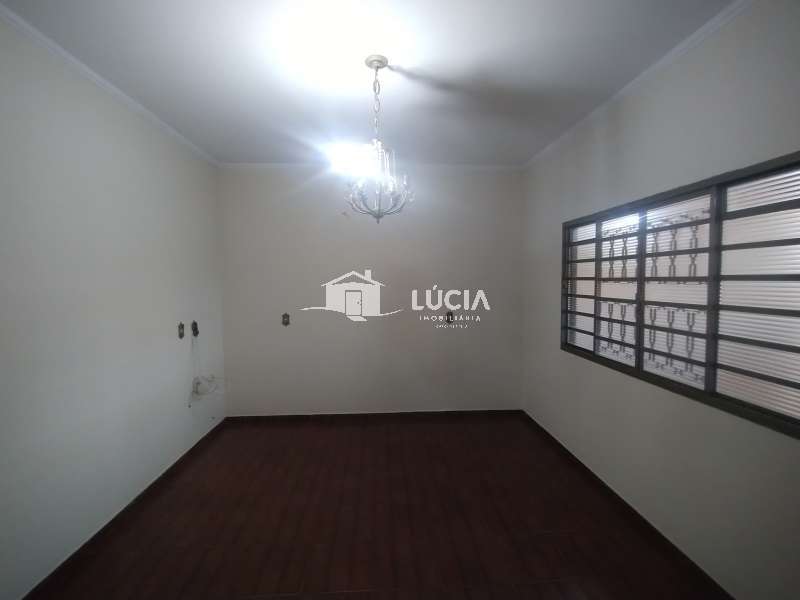 Casa à Aluguel no bairro Jardim Sanzovo em Jaú imagem 3