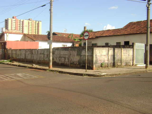 Terreno à Aluguel no bairro Vila Sampaio em Jaú imagem 0