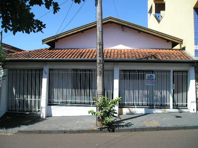 Casa à Aluguel no bairro Centro em Jaú imagem 0
