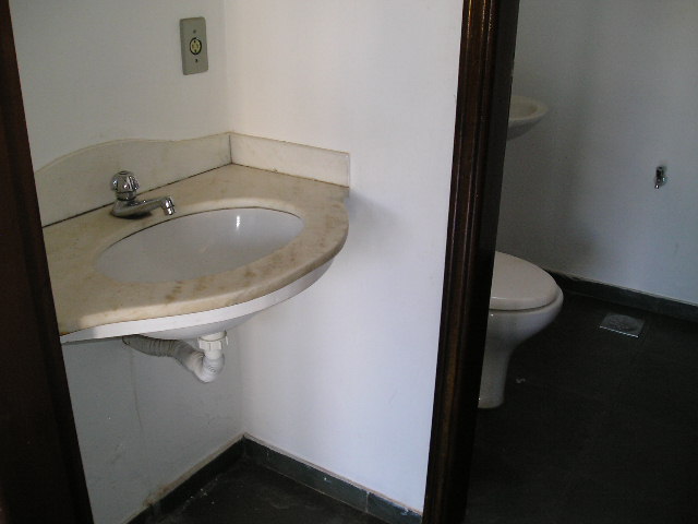 Sala Comercial à Aluguel no bairro Centro em Jaú imagem 4