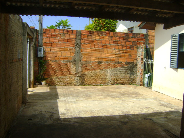 Casa à Aluguel no bairro COHAB IV em Mineiros do Tietê imagem 3