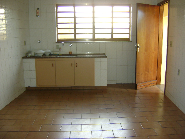 Casa à Aluguel no bairro Vila Assis em Jaú imagem 3
