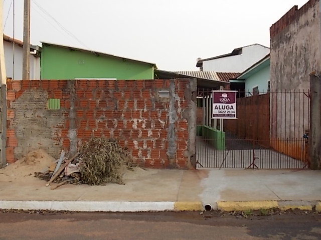 Casa à Aluguel no bairro Jardim João Paulo em Mineiros do Tietê imagem 0