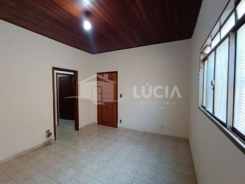 Casa à Aluguel no bairro Centro em Jaú imagem 2