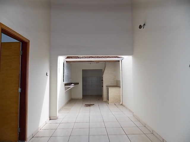Casa à Aluguel no bairro Vila Brasil em Jaú imagem 1