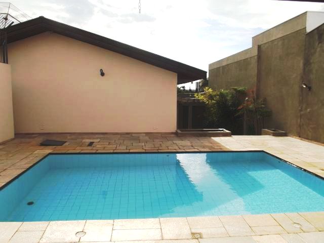 Casa à Venda no bairro Centro em Jaú imagem 0