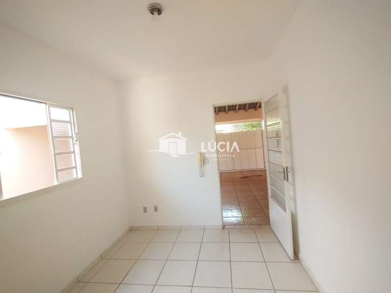 Casa à Aluguel no bairro Jardim Itatiaia em Jaú imagem 1