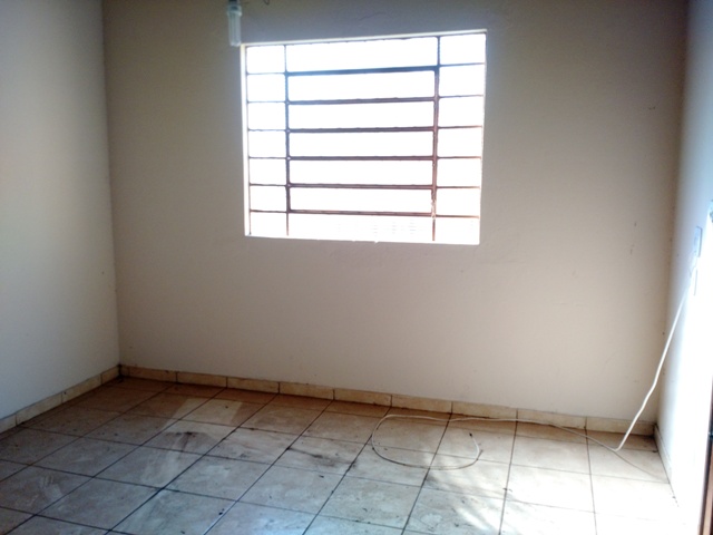 Casa à Aluguel no bairro Vila Santa Terezinha em Jaú imagem 1