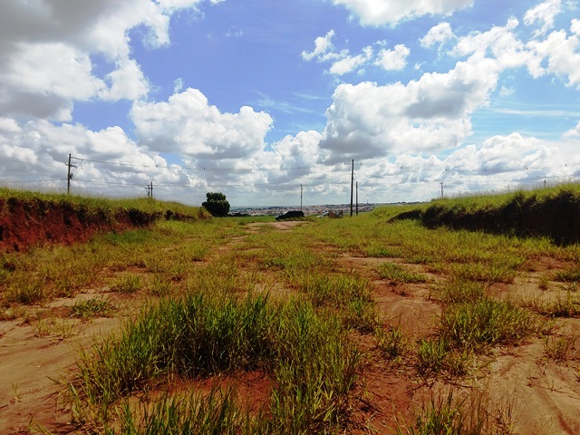 Terreno à Venda no bairro Distrito Industrial. em Jaú imagem 0
