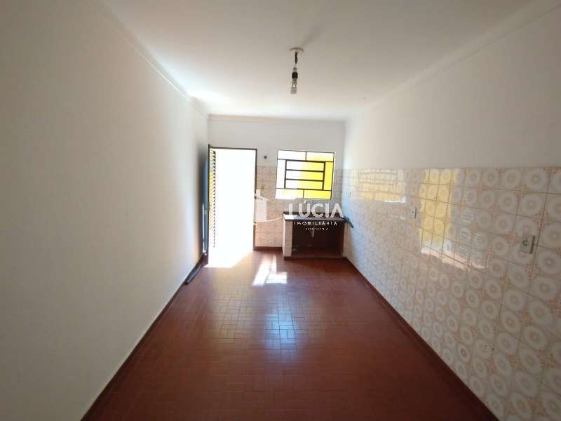 Casa à Aluguel no bairro Centro em Jaú imagem 3