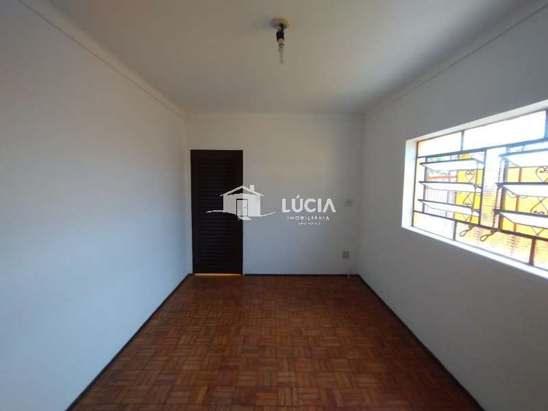 Casa à Aluguel no bairro Centro em Jaú imagem 2