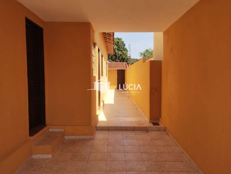 Casa à Aluguel no bairro Centro em Jaú imagem 0