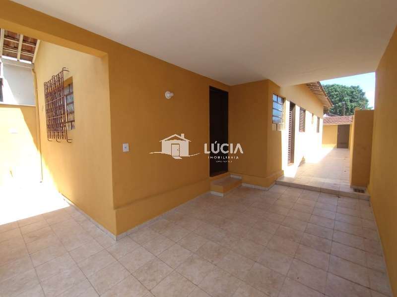 Casa à Aluguel no bairro Centro em Jaú imagem 1