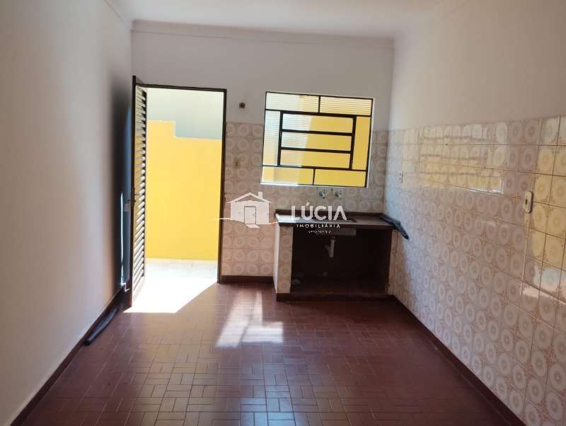 Casa à Aluguel no bairro Centro em Jaú imagem 4