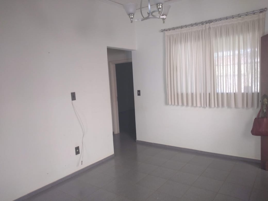 Casa à Aluguel no bairro Centro em Jaú imagem 2