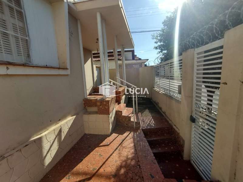 Casa à Aluguel no bairro Jardim Santo Antonio em Jaú imagem 0