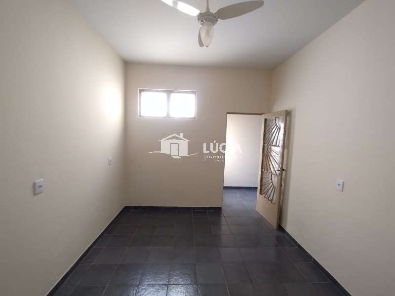 Casa à Aluguel no bairro Centro em Jaú imagem 1