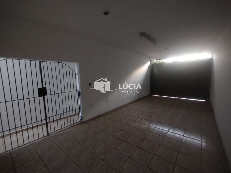 Casa à Aluguel no bairro Vila Maria em Jaú imagem 1