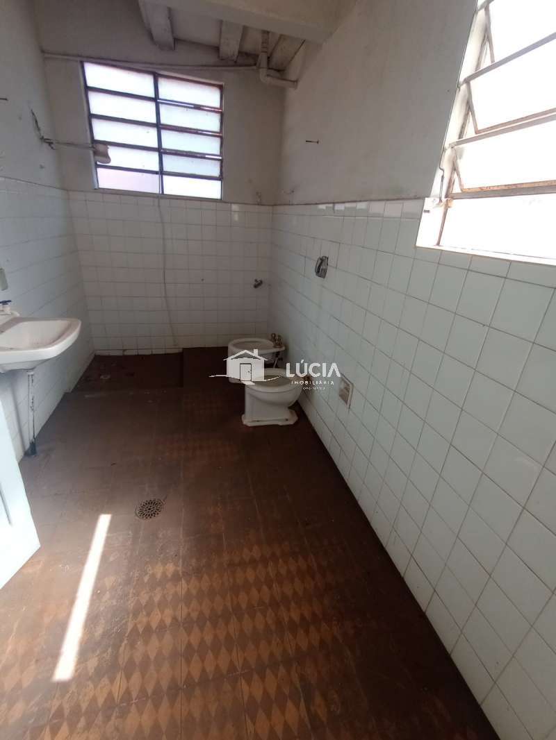 Salão à Aluguel no bairro Centro em Dois Córregos imagem 6