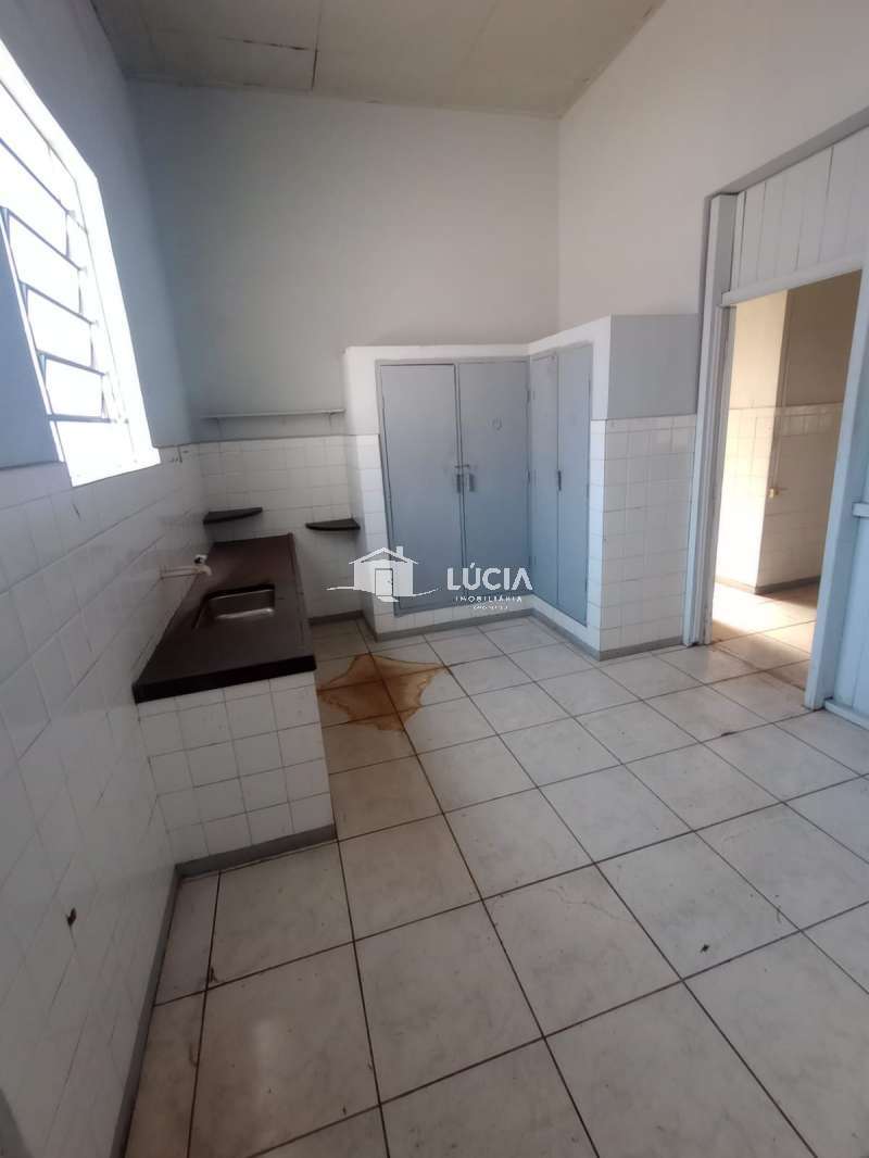 Salão à Aluguel no bairro Centro em Dois Córregos imagem 8