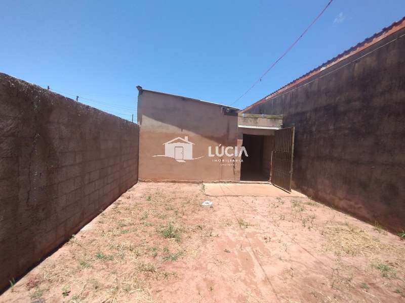 Casa à Aluguel no bairro Cohab em Mineiros do Tietê imagem 8