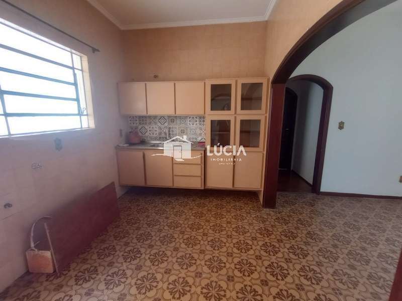 Casa à Aluguel no bairro Centro em Jaú imagem 4