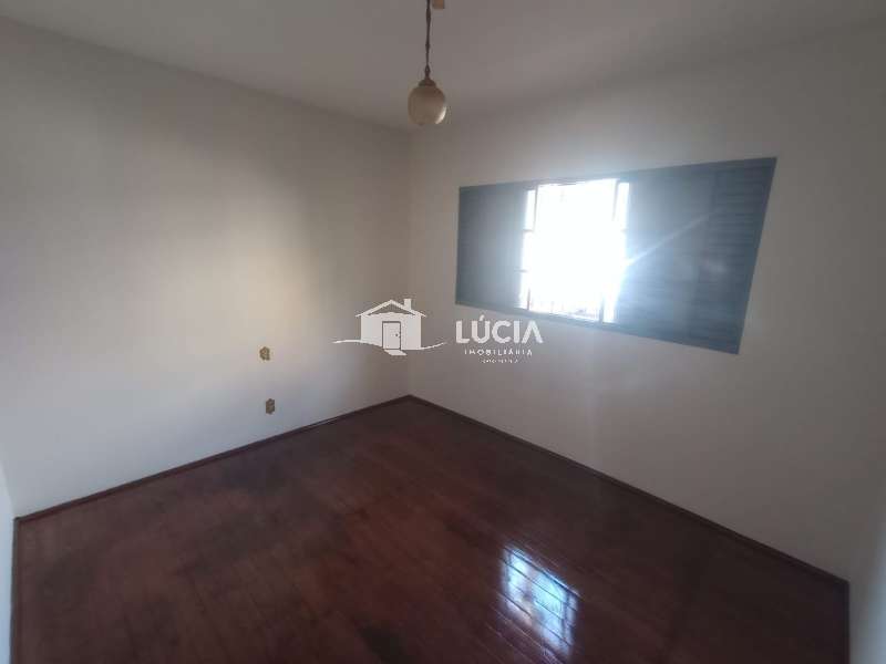Casa à Aluguel no bairro Centro em Jaú imagem 2