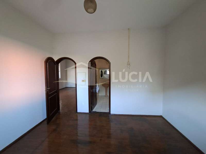 Casa à Aluguel no bairro Centro em Jaú imagem 2