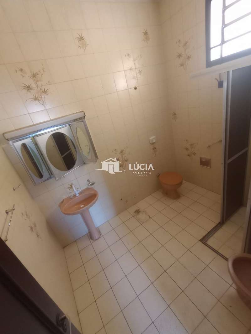 Casa à Aluguel no bairro Centro em Jaú imagem 3
