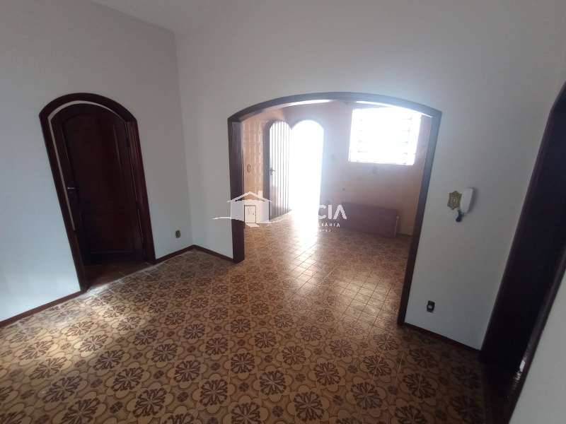 Casa à Aluguel no bairro Centro em Jaú imagem 6