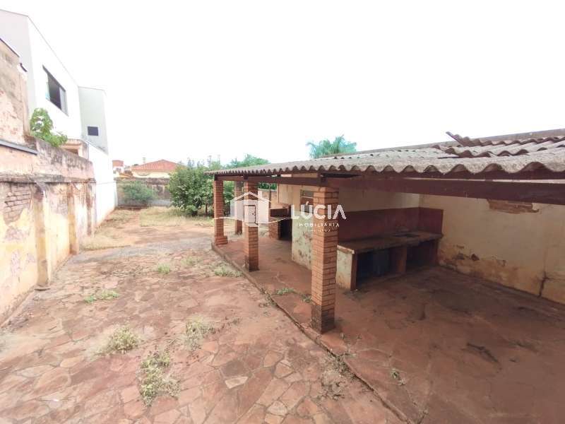 Casa à Venda no bairro Centro em Jaú imagem 0