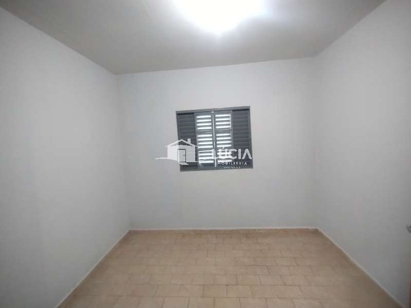 Casa à Aluguel no bairro Centro em Mineiros do Tietê imagem 5