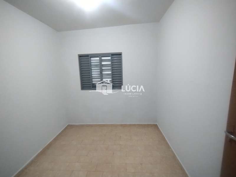 Casa à Aluguel no bairro Centro em Mineiros do Tietê imagem 7