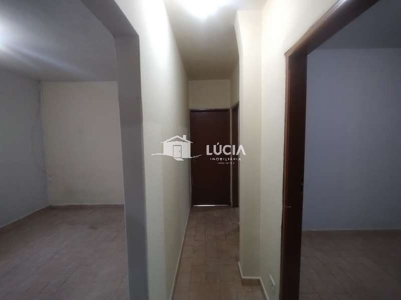 Casa à Aluguel no bairro Centro em Mineiros do Tietê imagem 2
