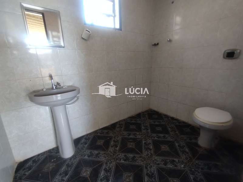 Casa à Aluguel no bairro Centro em Mineiros do Tietê imagem 13