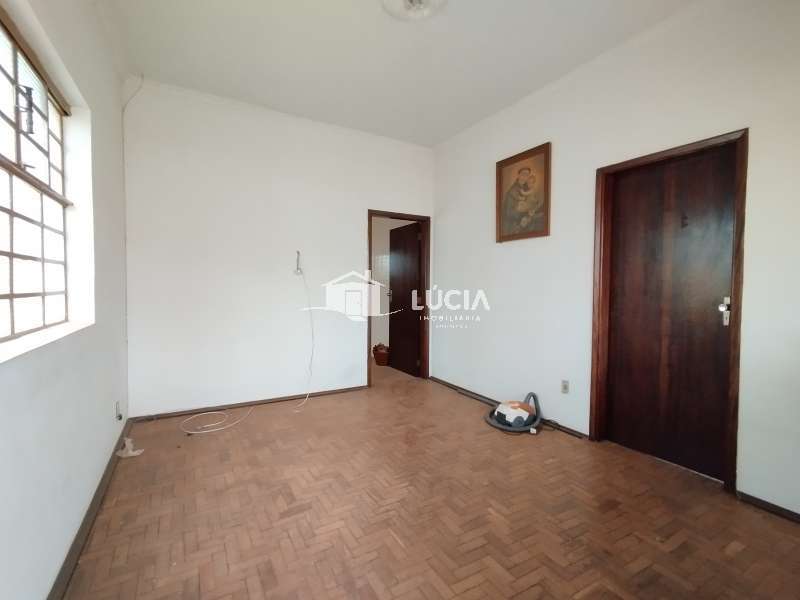 Casa à Venda no bairro Vila Brasil em Jaú imagem 2