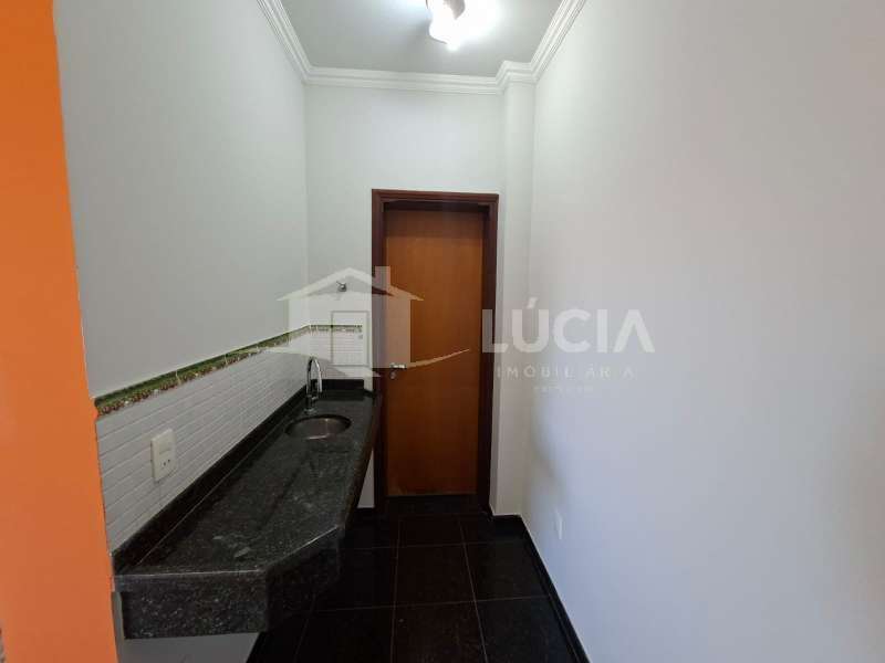 Sala Comercial à Aluguel no bairro Vila Assis em Jaú imagem 6