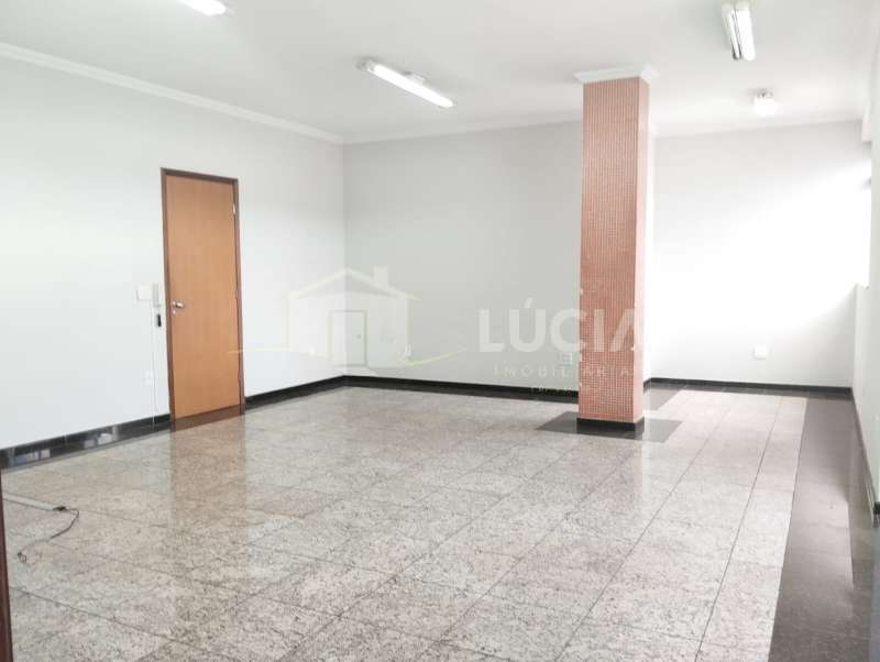 Sala Comercial à Aluguel no bairro Vila Assis em Jaú imagem 3