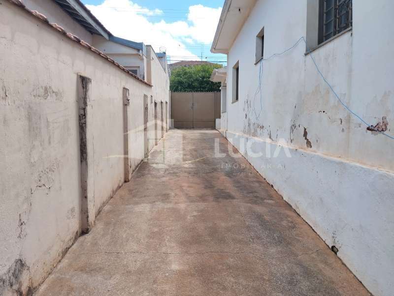 Casa à Aluguel no bairro Centro em Jaú imagem 1