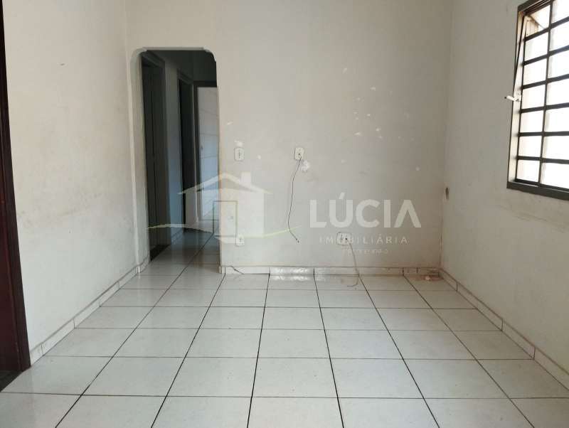 Casa à Aluguel no bairro Centro em Jaú imagem 2