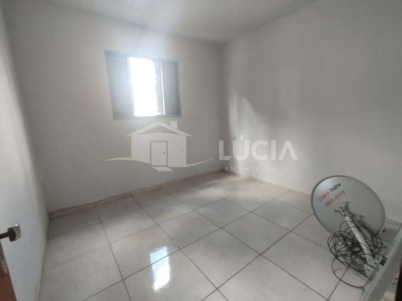 Casa à Aluguel no bairro Centro em Mineiros do Tietê imagem 4