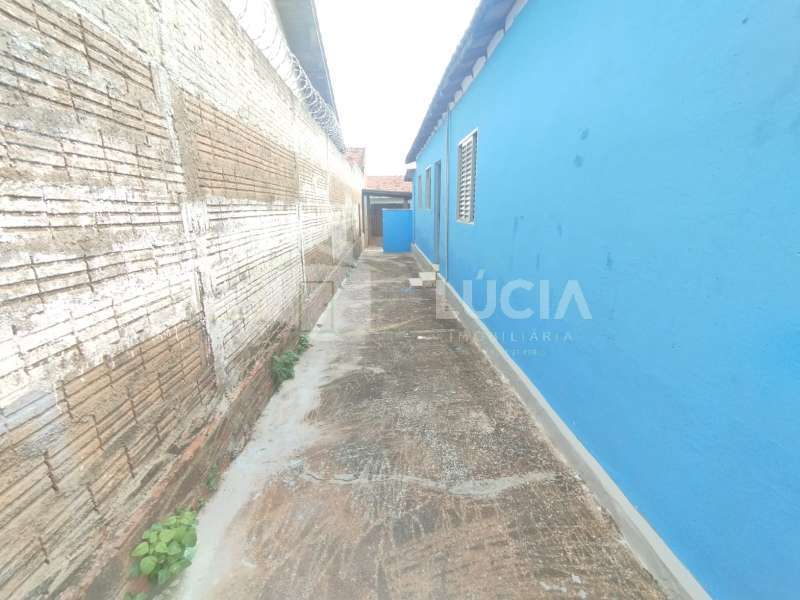 Casa à Aluguel no bairro Centro em Mineiros do Tietê imagem 1