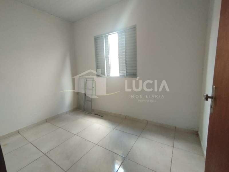 Casa à Aluguel no bairro Centro em Mineiros do Tietê imagem 5