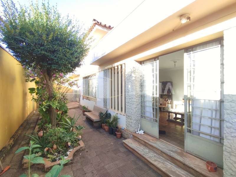 Casa à Venda no bairro Centro em Jaú imagem 0