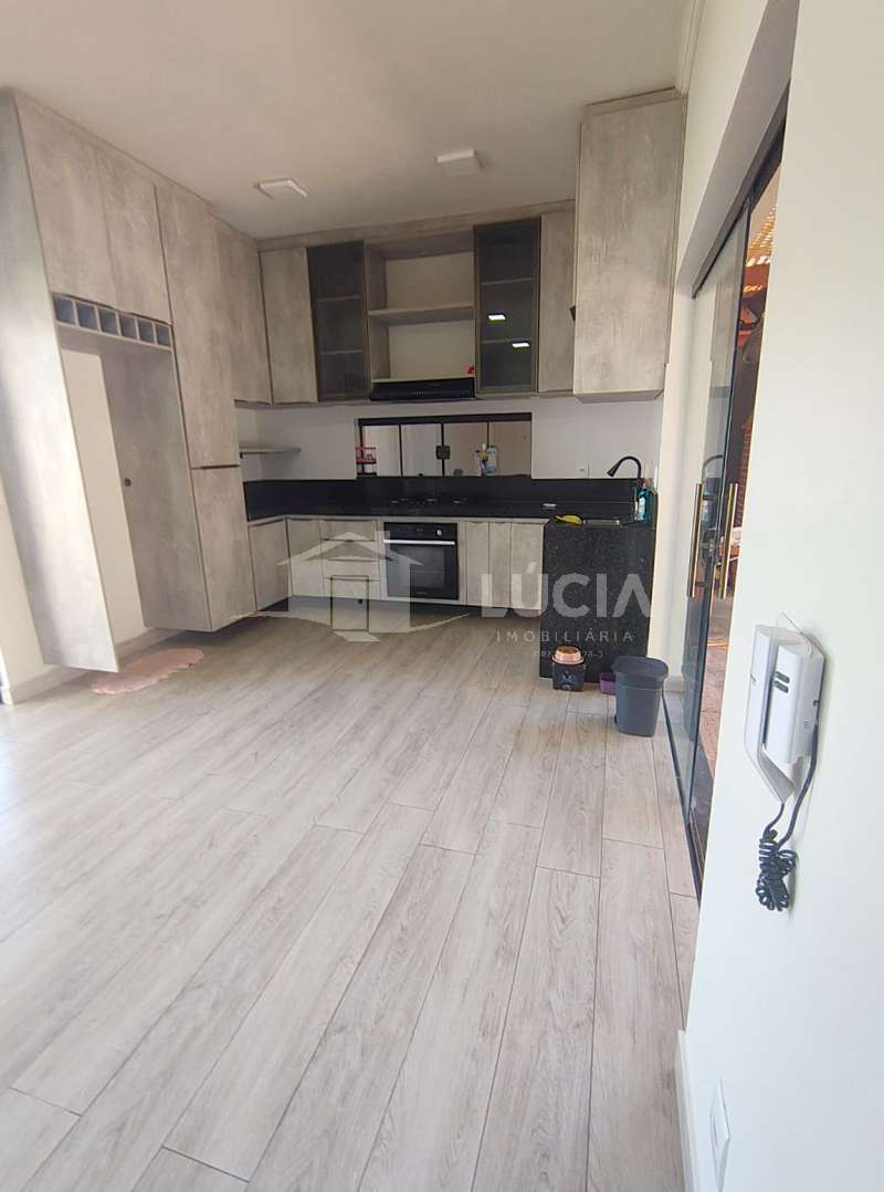 Casa à Venda no bairro Jardim Avatar em Bocaina imagem 3