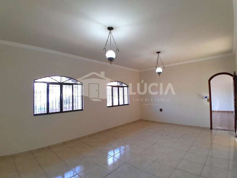 Casa à Venda no bairro Jardim Estádio em Jaú imagem 1